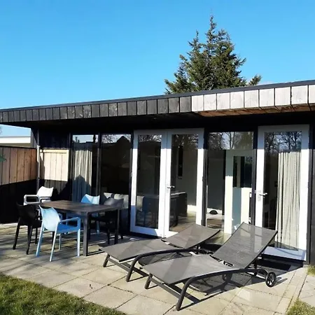 Holiday Home With Sun-Terrace Vakantiehuis