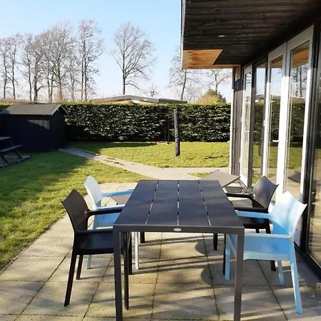 Holiday Home With Sun-Terrace Vakantiehuis Sint Maartensvlotbrug